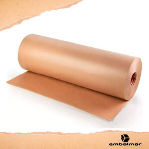Bobina de papel kraft monolúcido para embalagens.